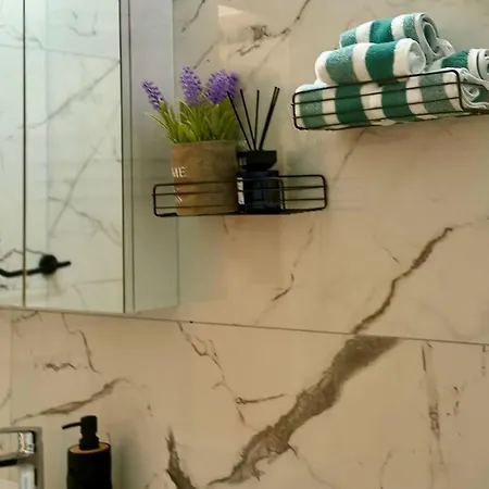 Paphia Olive Apartamento *